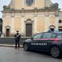 Pieve Porto Morone: rubano nella canonica della chiesa i carabinieri identificano i ladri fuggiti sull'auto del parroco Pieve Porto Morone: rubano nella canonica della chiesa i carabinieri identificano i ladri fuggiti sull'auto del parroco