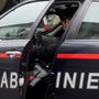 Castello d’Agogna: litiga con un vicino e lo colpisce con un’accetta lanciata dalla finestra