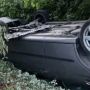 Auto ribaltata nel canale a Bernate Ticino, scattano i soccorsi: ma dentro non c’è nessuno