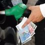 Carburanti, si va verso la proroga al taglio dei prezzi: quanto costano oggi benzina e diesel Carburanti, si va verso la proroga al taglio dei prezzi: quanto costano oggi benzina e diesel