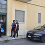Robbio, aggredisce un 43enne e si nasconde sul balcone del vicino: fermato dai Carabinieri Robbio, aggredisce un 43enne e si nasconde sul balcone del vicino: fermato dai Carabinieri
