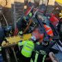 Nerviano, ruspa cade nel fosso: operaio incastrato, liberato dai Vigili del Fuoco