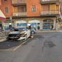 Auto in fiamme nella notte in pieno centro a Magenta: intervento dei Vigili del Fuoco in via Santa Crescenzia