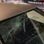 Abbiategrasso: uomo in escandescenza spacca i vetri delle auto in sosta, fermato dai Carabinieri