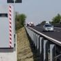 Sfreccia a 255 all’ora vicino a Novara: multa annullata, autovelox non omologato