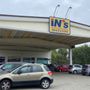 Mede: tentano di aprire la cassaforte del supermercato, ma fuggono a mani vuote