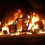 Milano: auto in fiamme a Sesto San Giovanni, il corpo carbonizzato è di un vigile del fuoco