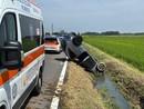 Valle: escono di strada con l'auto e si ribaltano in un fosso sulla statale 494, soccorse due persone