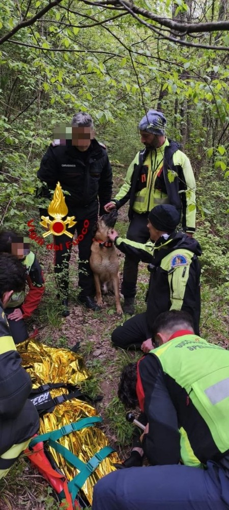 I Vigili del fuoco del comando di Pavia decisivi per il ritrovamento di un'anziana 92enne nel Parmense