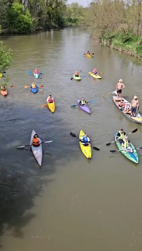 Lomello: la &quot;marcia&quot; delle canoe sul torrente Agogna