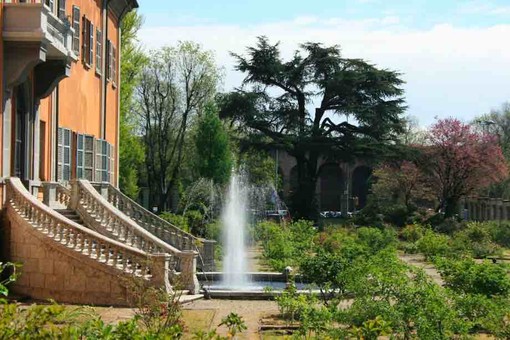 En plein air: l’estate 2020 è tutta da vivere nell’orto botanico di Pavia tra visite notturne e passeggiate al tramonto En plein air: l’estate 2020 è tutta da vivere nell’orto botanico di Pavia tra visite notturne e passeggiate al tramonto