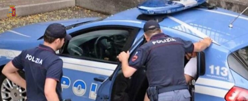 Busto: prima semina il caos in stazione, poi se la prende con le auto: denunciato due volte nel giro di un'ora