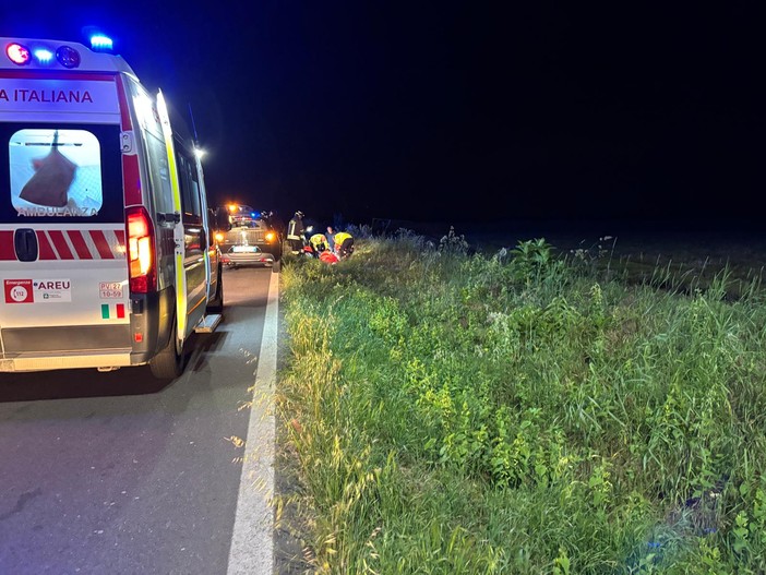 Villa Biscossi: scontro auto-moto sulla statale 211, 39enne trasportato all'ospedale di Como in elicottero