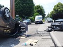 Pavese, scontro tra auto sulla statale 234: una si ribalta, ferite tre persone