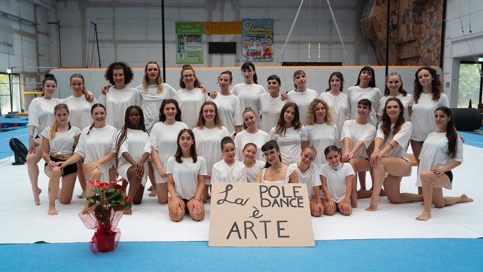 Mortara, festa di fine anno per la sezione pole dance della Costanza A.Massucchi