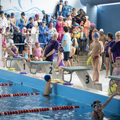 Giovani nuotatori dell'H2sport Vigevano all'annuale gara della scuola nuoto