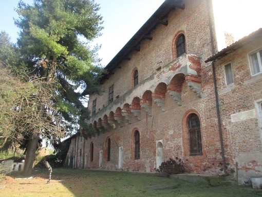 Il castello di Mirabello Il castello di Mirabello