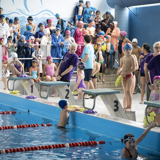 Giovani nuotatori dell'H2sport Vigevano all'annuale gara della scuola nuoto