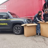 Pavia, sequestrate 7 tonnellate di tabacco di contrabbando destinato alla produzione di sigarette contraffatte Pavia, sequestrate 7 tonnellate di tabacco di contrabbando destinato alla produzione di sigarette contraffatte
