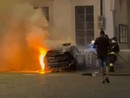 Corbetta: brucia l’auto della Polizia locale nel cortile del palazzo comunale