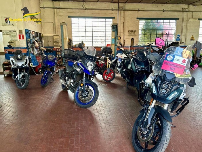 La Gdf di Lodi scopre un deposito di moto rubate nelle provincie di Pavia e Milano