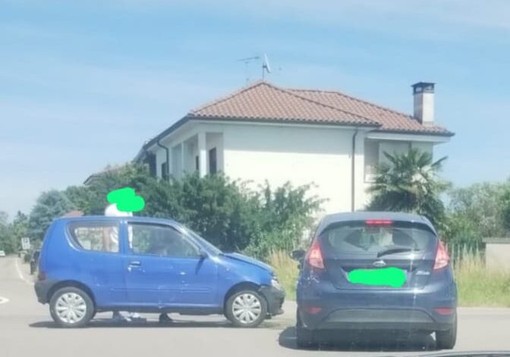 Magenta: ancora un incidente al semaforo di strada Pontevecchio