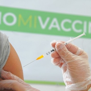 Lombardia, i medici di famiglia: entro 3 settimane prenotazioni vaccini azzerate