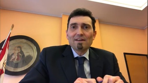 Vigevano: il sindaco Sala firma un'ordinanza che vieta la vendita di alcolici da asporto dopo le 21 Vigevano: il sindaco Sala firma un'ordinanza che vieta la vendita di alcolici da asporto dopo le 21