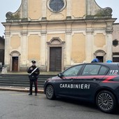 Pieve Porto Morone: rubano nella canonica della chiesa i carabinieri identificano i ladri fuggiti sull'auto del parroco Pieve Porto Morone: rubano nella canonica della chiesa i carabinieri identificano i ladri fuggiti sull'auto del parroco