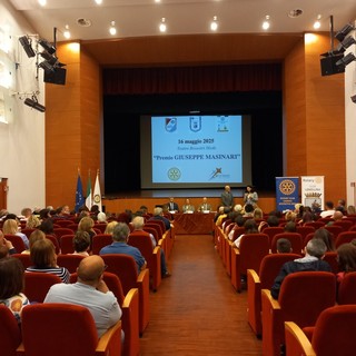 Regina Cassolo e gli artisti medesi protagonisti al premio Masinari 2025