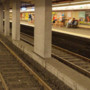 Frenata brusca della metro in centro a Milano, contusi e feriti