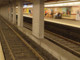 Frenata brusca della metro in centro a Milano, contusi e feriti