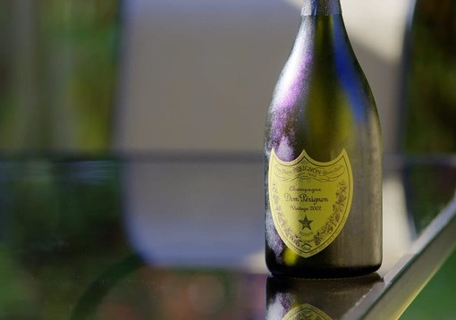 Furto di Champagne, via 50 bottiglie di Dom Perignon nel Pavese Furto di Champagne, via 50 bottiglie di Dom Perignon nel Pavese
