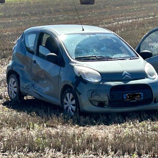Gambolò: scontro tra auto alla rotatoria sulla provinciale 206, ferito un 50enne