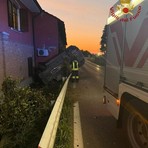 Vistarino, esce di strada con l'auto sulla provinciale 235: soccorsa una 23enne Vistarino, esce di strada con l'auto sulla provinciale 235: soccorsa una 23enne
