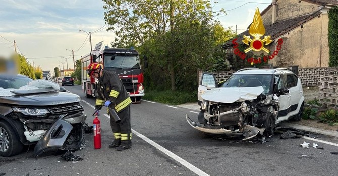 Valle, scontro tra auto e suv sulla provinciale 494: uno dei due feriti trasportato con l'elisoccorso ad Alessandria