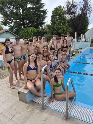 Nella foto: gli atleti delle categorie superiori che hanno gareggiato questo fine settimana