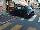 Gravellona Lomellina: allontanato dal bar sale in auto e investe alcuni clienti. Donna 51enne in codice rosso al Niguarda Gravellona Lomellina: allontanato dal bar sale in auto e investe alcuni clienti. Donna 51enne in codice rosso al Niguarda