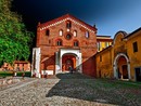 La bellezza del Monastero di Morimondo a lume di candela