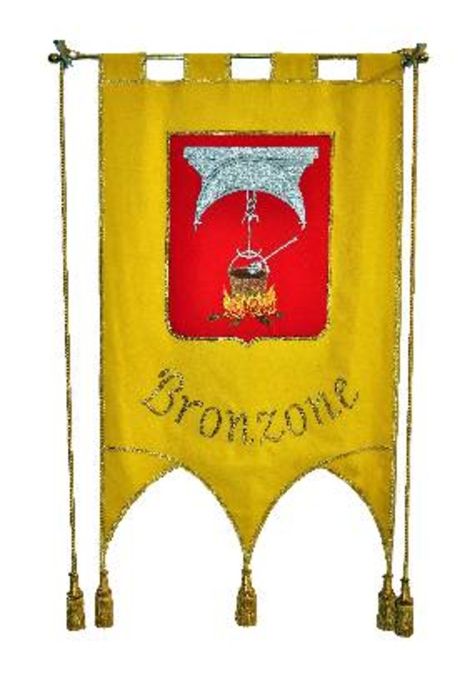 Vigevano, la contrada Bronzone si aggiudica il Palio dei Fanciulli Vigevano, la contrada Bronzone si aggiudica il Palio dei Fanciulli