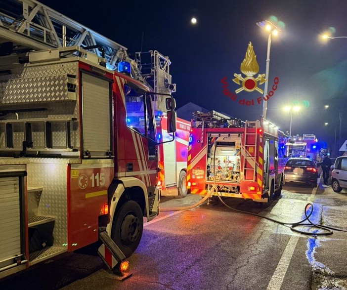 Corteolona: incendio in appartamento, evacuato tutto l'edificio Corteolona: incendio in appartamento, evacuato tutto l'edificio