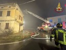 Oltrepò: incendio divora un'abitazione, squadre di Vigili del fuoco al lavoro per oltre 10 ore Oltrepò: incendio divora un'abitazione, squadre di Vigili del fuoco al lavoro per oltre 10 ore