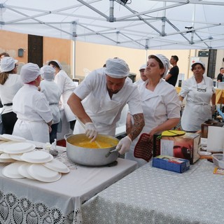 Lomello, grande successo per la terza edizione della &quot;Notte dei Risotti&quot;. Le immagini della serata