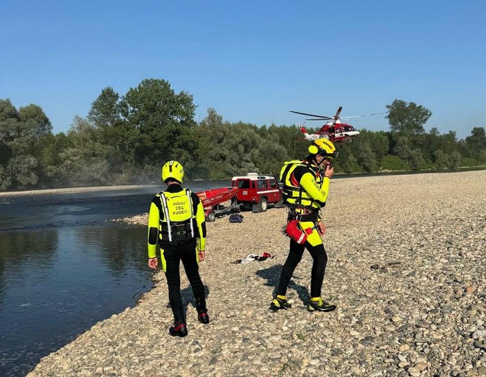 Candia: entra nel Sesia per fare il bagno, ragazzo 30enne muore annegato