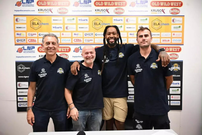 Basket serie A2, Freeman si presenta: "Lavoro per farmi trovare pronto sin da domenica Basket serie A2, Freeman si presenta: "Lavoro per farmi trovare pronto sin da domenica