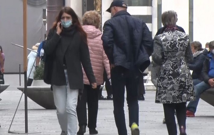 Tutta Italia verso la zona "rossa" a Natale e Capodanno. Il governo pensa a un nuovo Dpcm Tutta Italia verso la zona "rossa" a Natale e Capodanno. Il governo pensa a un nuovo Dpcm
