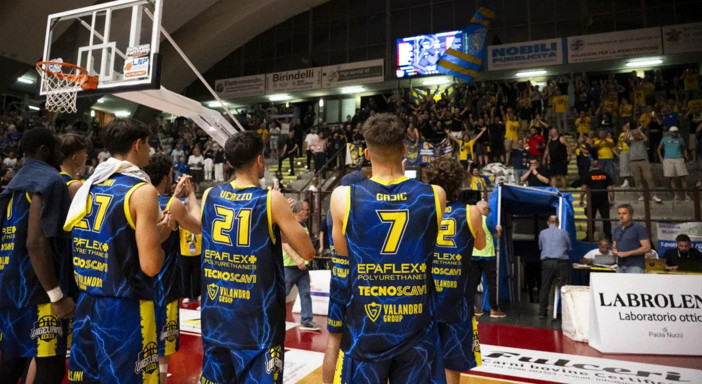 Basket serie B, le modalità di acquisto dei biglietti per gara-4: scadenza alle ore 19 di mercoledì 27 maggio Basket serie B, le modalità di acquisto dei biglietti per gara-4: scadenza alle ore 19 di mercoledì 27 maggio