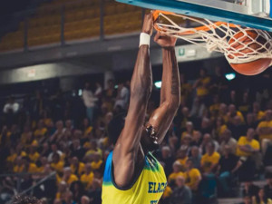 Basket serie B, ancora pochi biglietti disponibili per gara-1 di stasera
