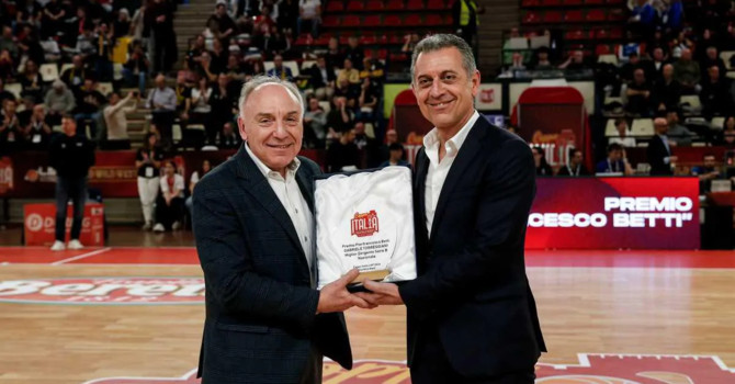 Basket serie B, il GM Torreggiani riceve a Rimini il premio “Pierfrancesco Betti” Basket serie B, il GM Torreggiani riceve a Rimini il premio “Pierfrancesco Betti”