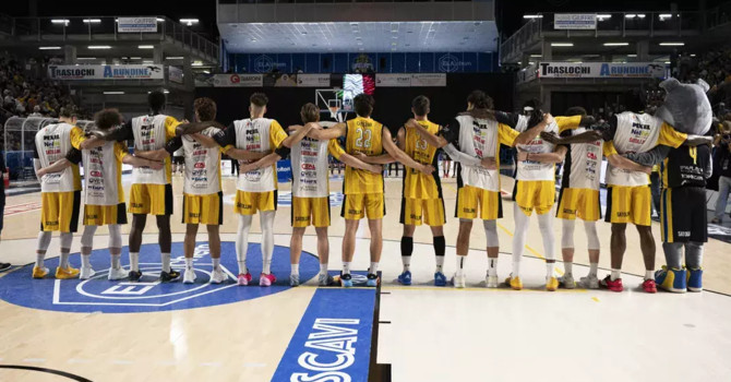 Basket serie A2, in vendita i biglietti per la trasferta di Cento: 100 i biglietti riservati ai tifosi ducali Basket serie A2, in vendita i biglietti per la trasferta di Cento: 100 i biglietti riservati ai tifosi ducali